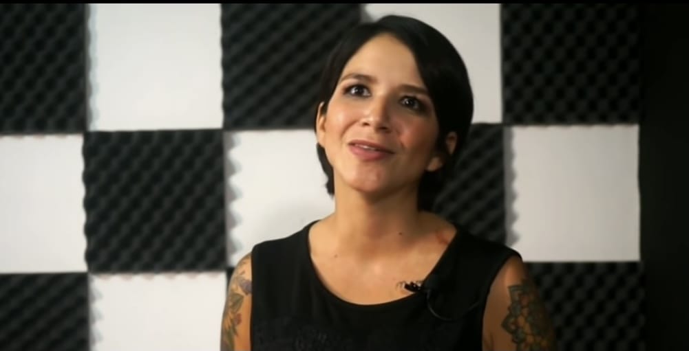 Candidata a diputada ofrece implantes mamarios para captar votos