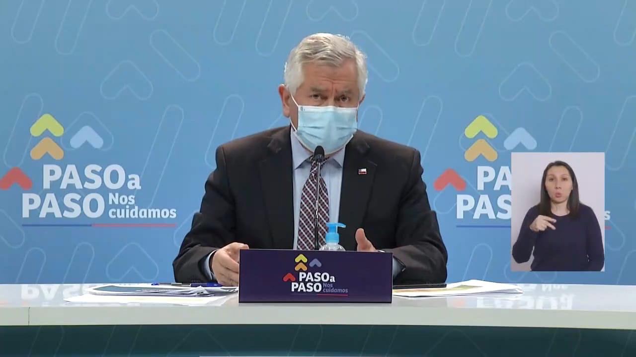 “¿Le llegó el brazo de reina?”: La salida de libreto de ministro Paris que generó ola de críticas en redes