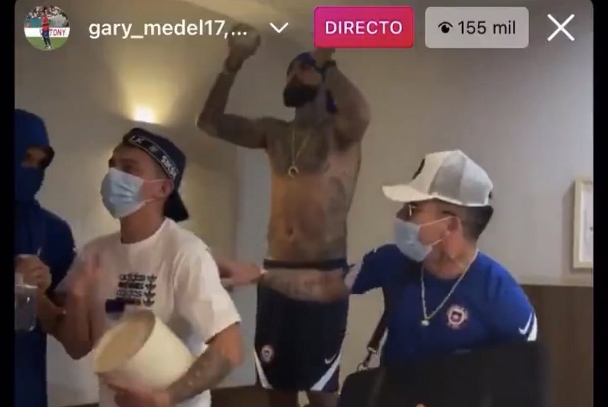 El jocoso live “Colina 2” de Gary Medel con Arturo Vidal en la antesala con Paraguay
