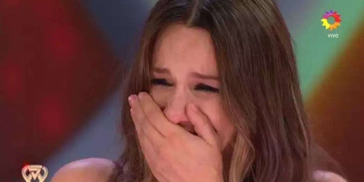 Pampita lloró desconsolada en medio de programa de TV