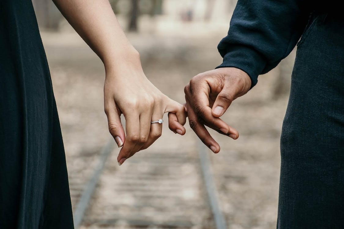 Hombre finge secuestro y cáncer terminal para que su novia no lo abandone