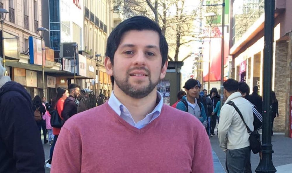 Acusando malos tratos y homofobia, Ricardo Trostel, exconcejal por Concepción renunció al Partido Radical