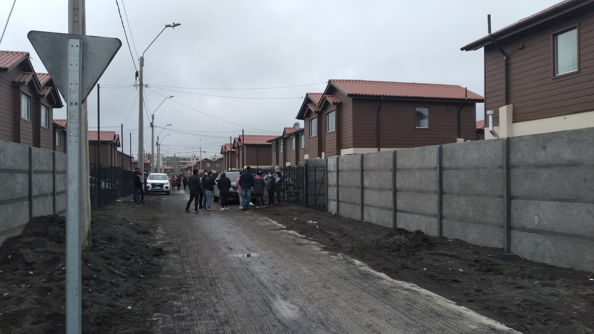 Ofician a Tribunales de Familia por vulneración de derechos de niños y niñas en tomas de casas en San Pedro de la Paz