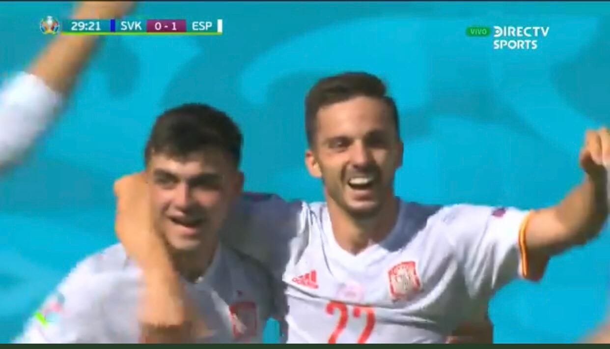 ¡Inesperado!: arquero de Eslovaquia realiza insólito autogol y le entrega el 1 a 0 a España