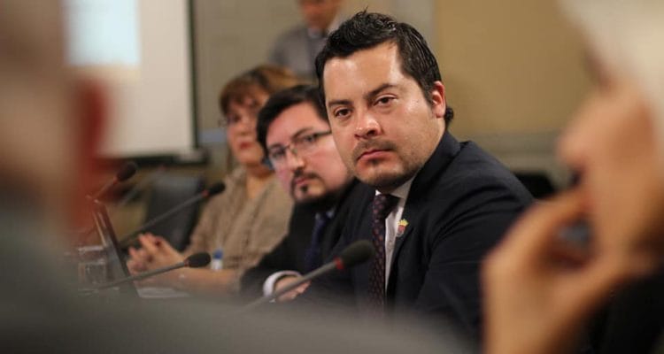 Trabajadores de la Salud de Coronel cuestionan contrato de pareja del Alcalde en el mismo Municipio