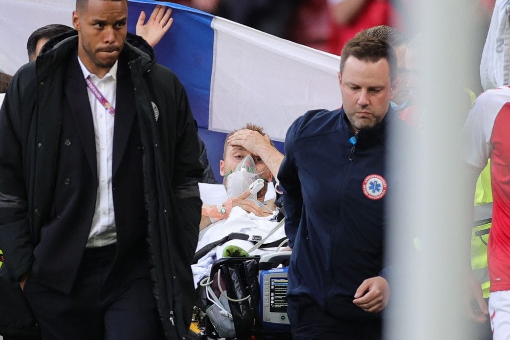 ¡Está consciente! Logran estabilizar a Christian Eriksen en Copenhague