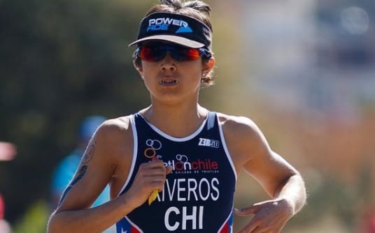 A un paso de Tokio: Bárbara Riveros se lució en Copa del Mundo de Triatlón