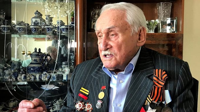 A los 98 años, falleció el último liberador de prisioneros de Auschwitz que seguía vivo
