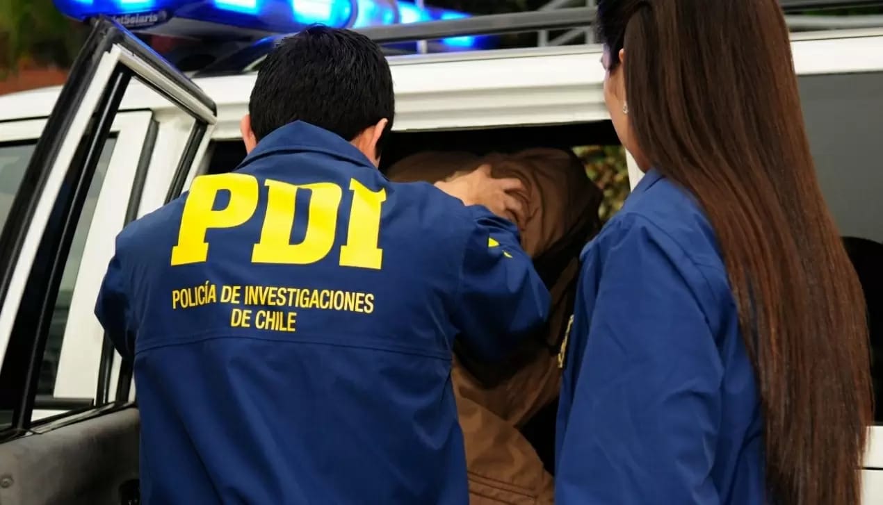 Para evitar detención joven lanzó plantas de marihuana a la casa de su vecino