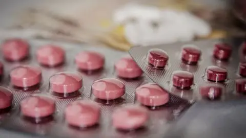 Aprueban píldora y dos tratamientos eficaces contra el Covid-19 en Europa