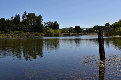 Vecinos de Talcamávida en alerta por colector de aguas lluvia en Laguna Rayencura