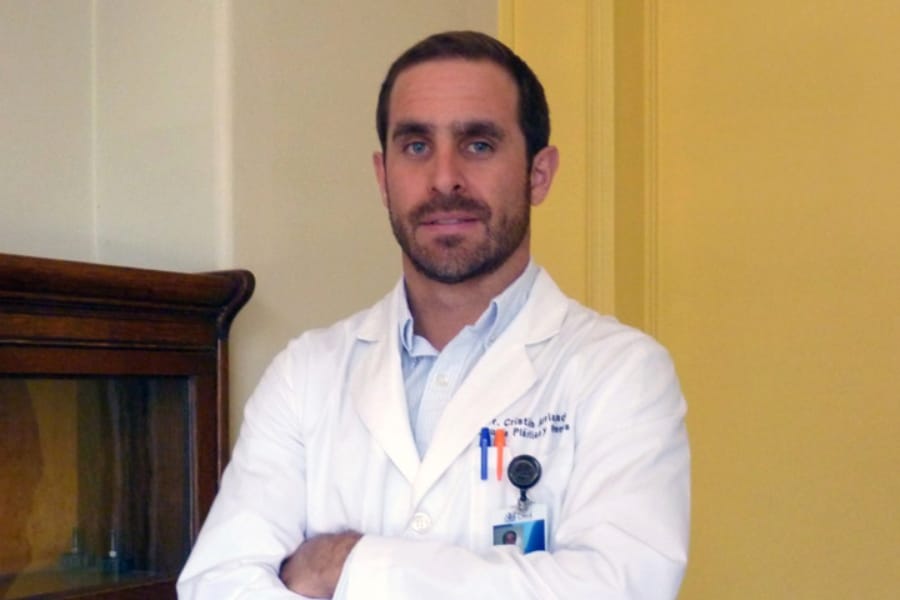 Aseguran que conocida actriz mantuvo un romance con el doctor Cristián Arriagada