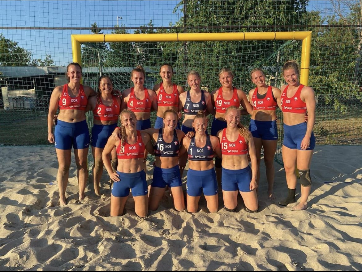 ¡Inaceptable! La cantante Pink pagará la multa a las jugadoras de Noruega por no usar bikini