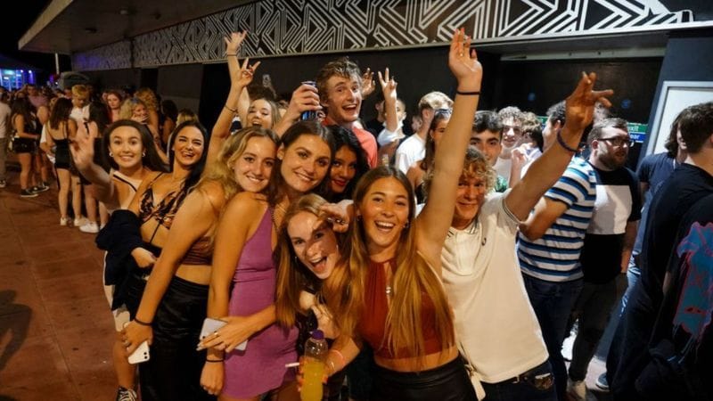 Inglaterra puso fin a todas las restricciones por Covid-19