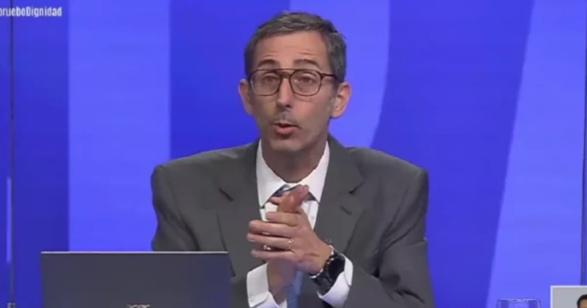 Micrófono abierto expuso preocupación de Matías del Río en debate presidencial: “Tengo miedo”
