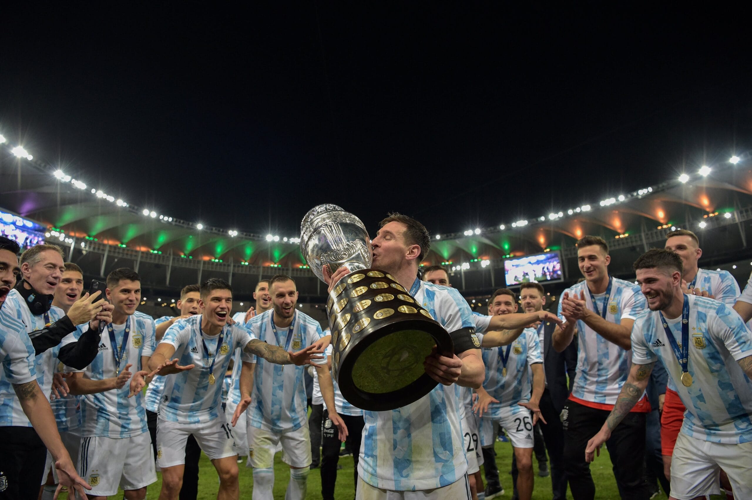 El emotivo festejo de Lio Messi junto a su amada Argentina: “Todos la vuelta vamos a dar”