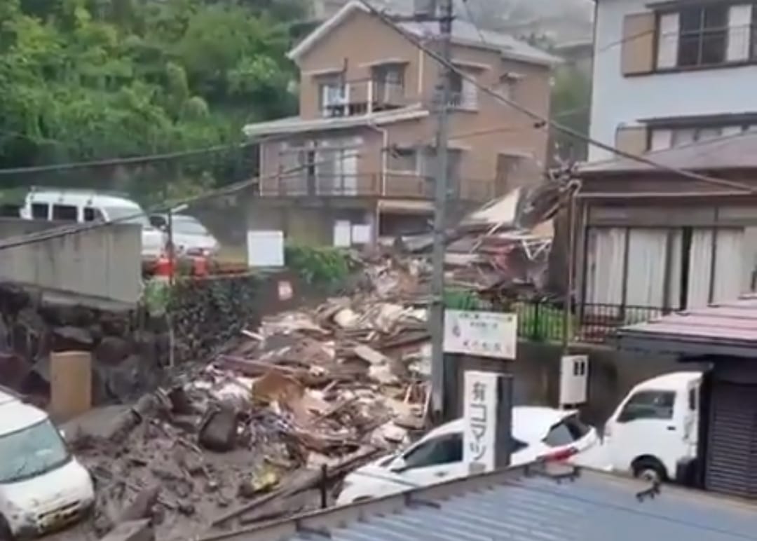 Tremendo deslizamiento de tierra deja al menos 20 desaparecidos en Japón