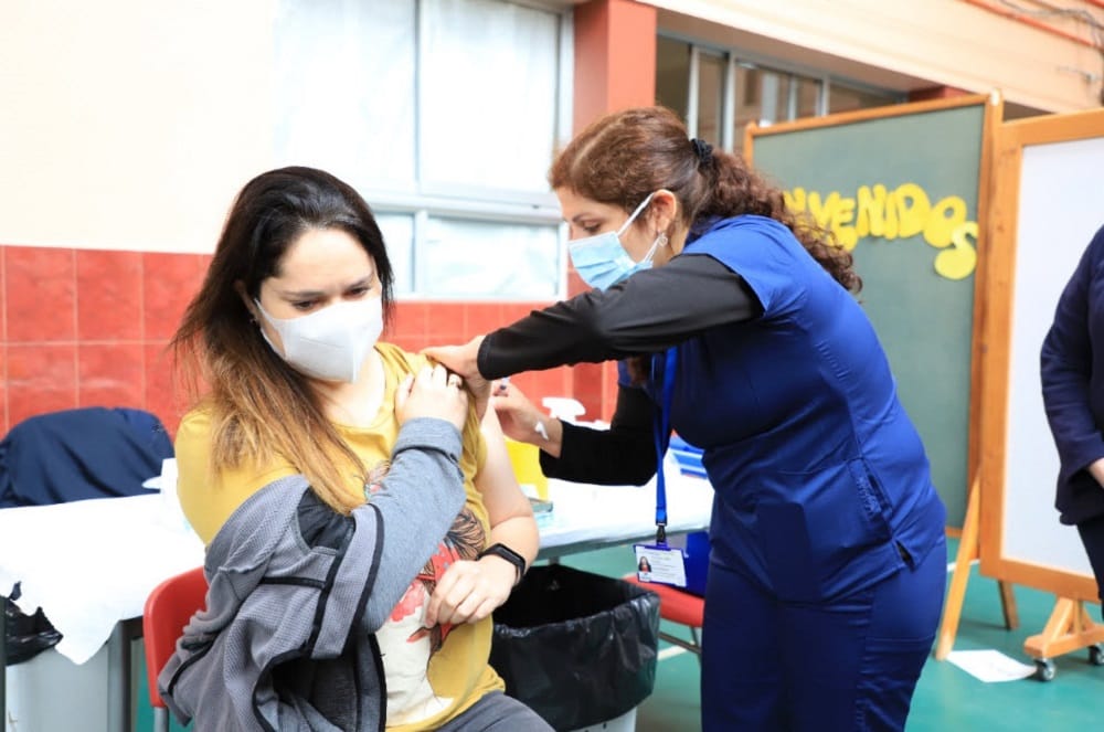 Gobierno evalúa cuarta vacuna de refuerzo para el próximo año