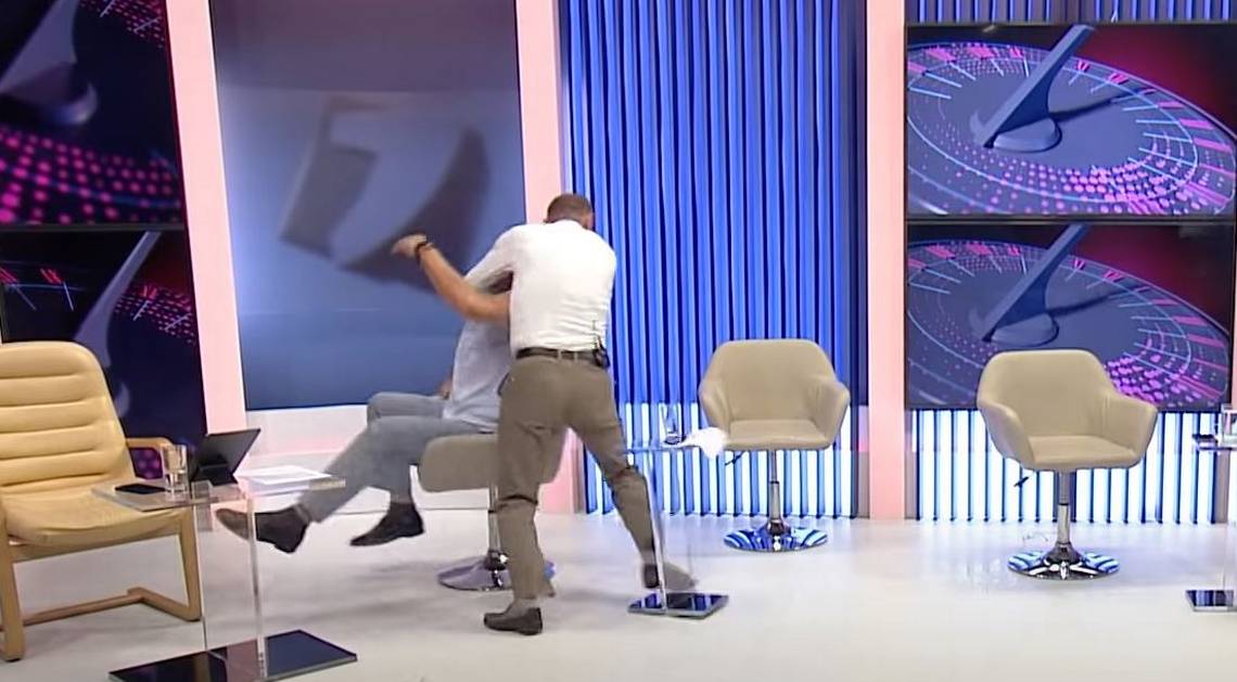Políticos terminaron a los golpes en agitado debate televisado