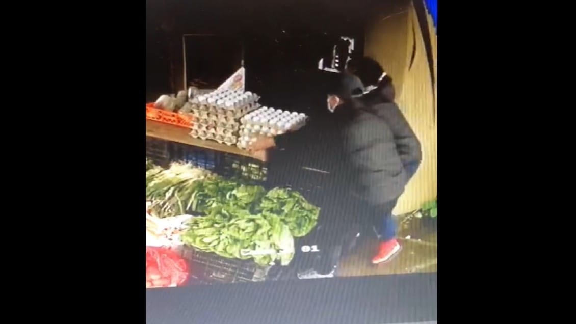 Robar por robar: Delincuentes se llevan cajas de huevos desde local en San Pedro de la Paz