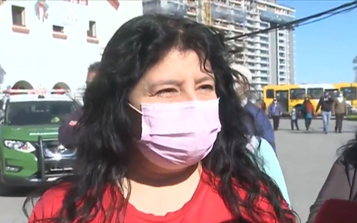 ¿Se confundió?: Entrevistada explicó sus razones para ir a votar y descolocó a periodista de TVN