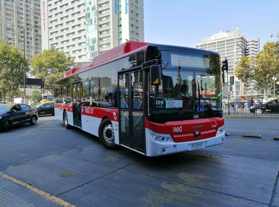 Sujeto murió tras ser arrollado por conductor de bus al que intentó robar