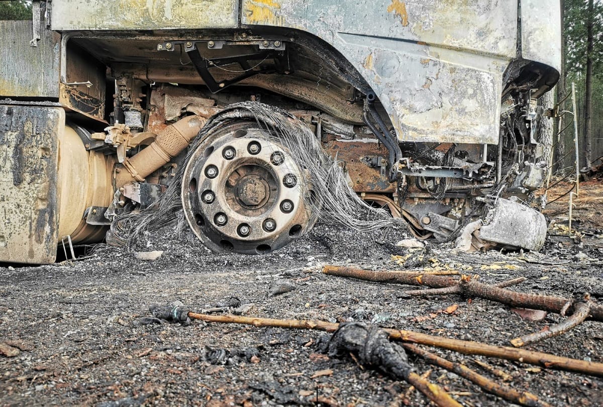 Encapuchados armados queman dos camiones en Tirúa: Un conductor resultó con lesiones