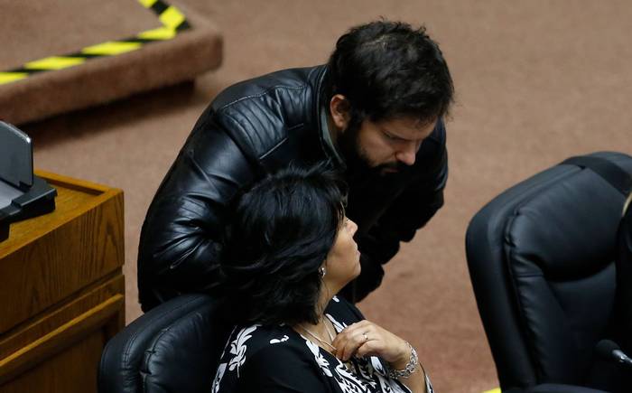“Espero debatamos con altura de miras los cambios que nuestro país exige”: Boric felicitó a Yasna Provoste