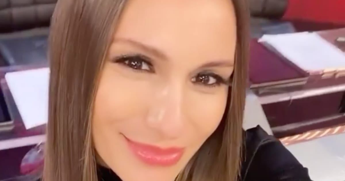¡A días de dar a luz!: Pampita hizo baile en el caño para programa de televisión