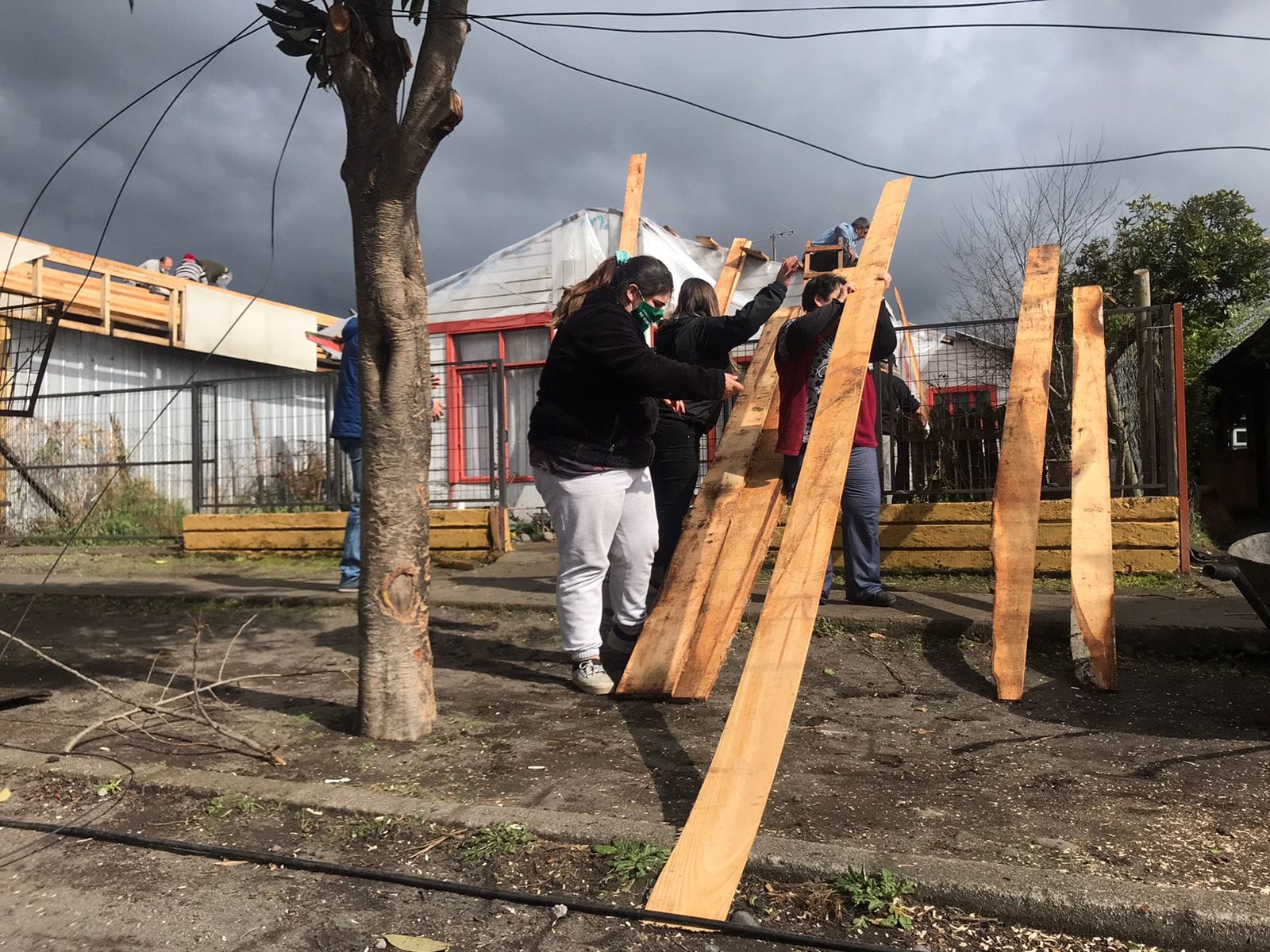 “Fue la desesperación más grande de mi vida”: Vecinos relataron lo vivido con el tornado en Tucapel