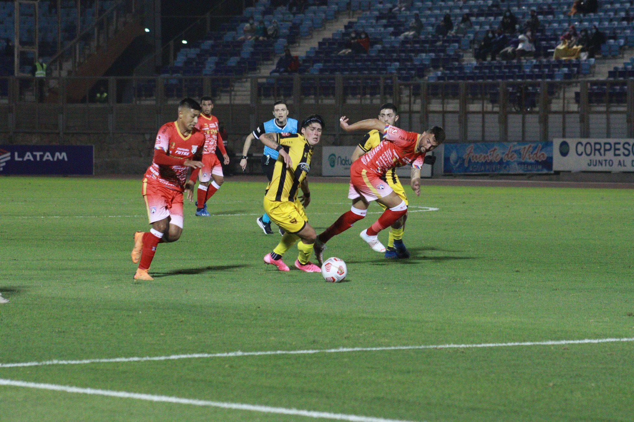Fernández Vial no pudo frente a los “Bravos” y cortó la racha triunfal en la Primera B