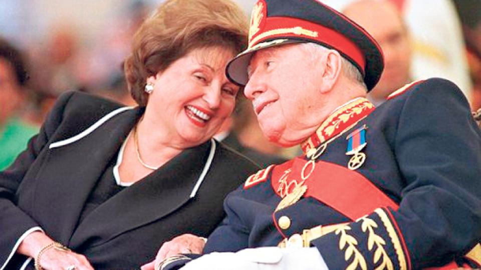 Augusto Pinochet y Lucía Hiriart dejarán de ser ciudadanos ilustres en Temuco