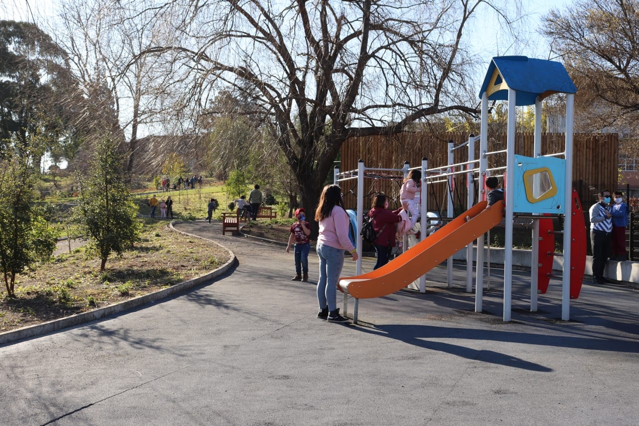 Vecinos cuentan su experiencia en el nuevo parque urbano de Nacimiento: “Es algo que necesitábamos en la comuna y que vamos a aprovechar bastante”