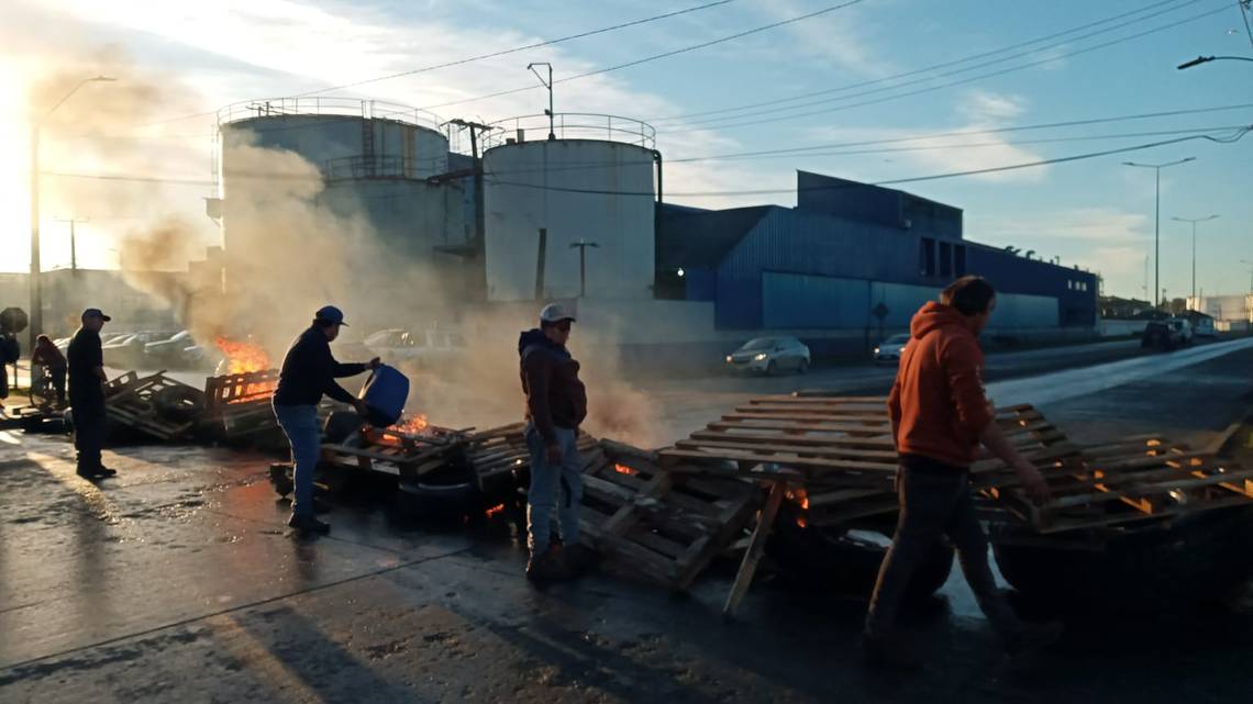 Pescadores artesanales protestan en distintos puntos del país: Exigen ser incluidos en el Bono Pyme