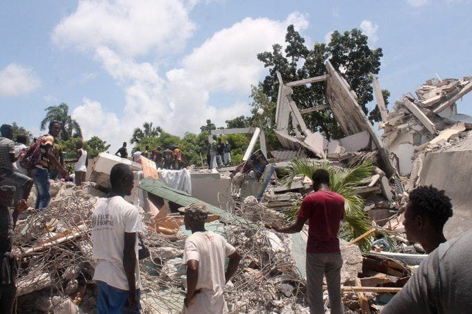 Aumentan los fallecidos tras el terremoto en Haití: confirman al menos 724 muertos