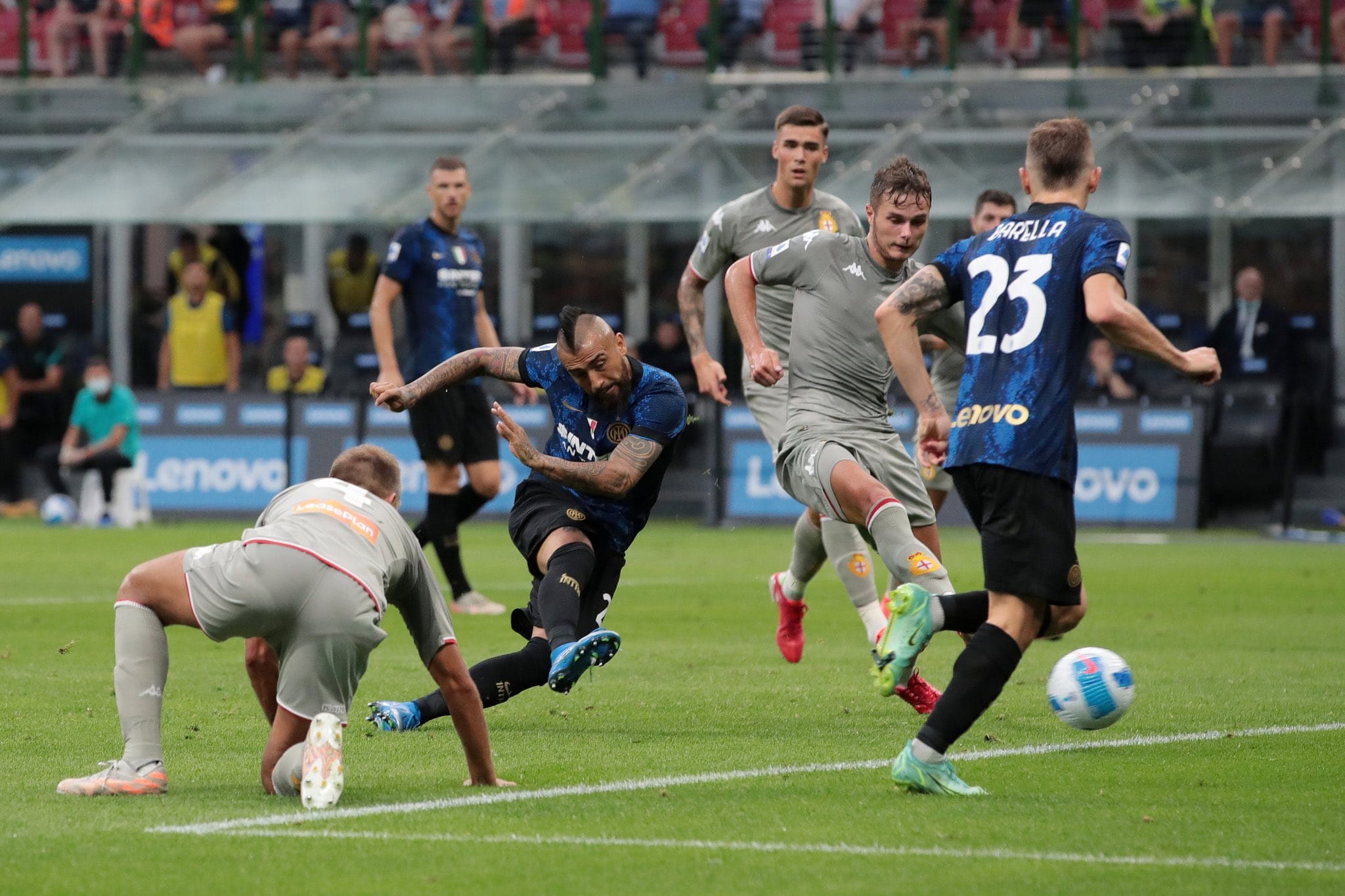 Arturo Vidal demostró con un golazo que sí debe ser titular en el Inter de Milán