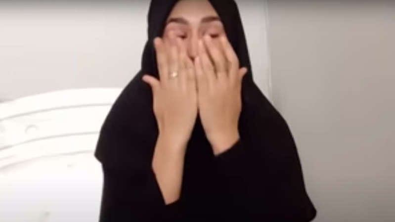 “Es una realidad que estamos acabados”: El último adiós de youtuber afgana que murió en ataque suicida de Kabul