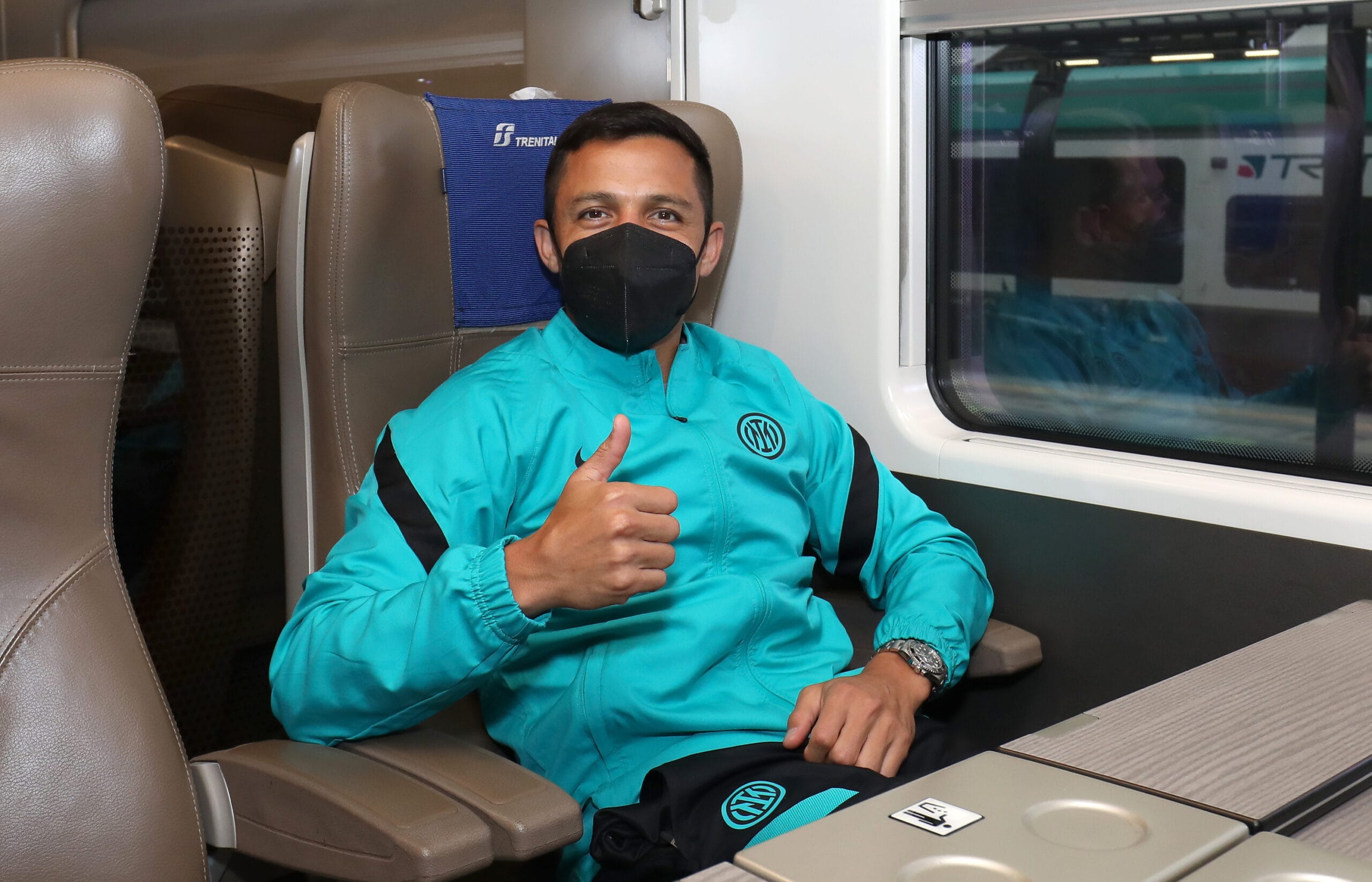 Alexis Sánchez recibe duras críticas en Italia