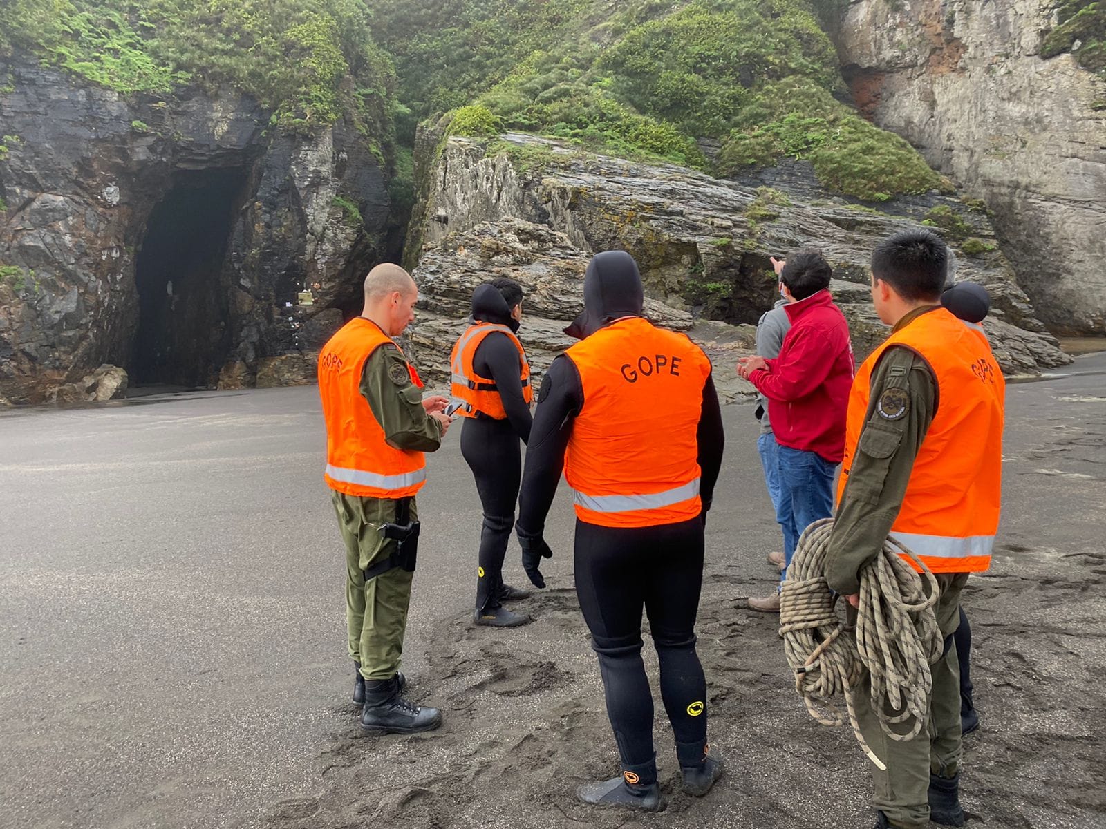 Intensa búsqueda de jóvenes en la Iglesia de Piedra