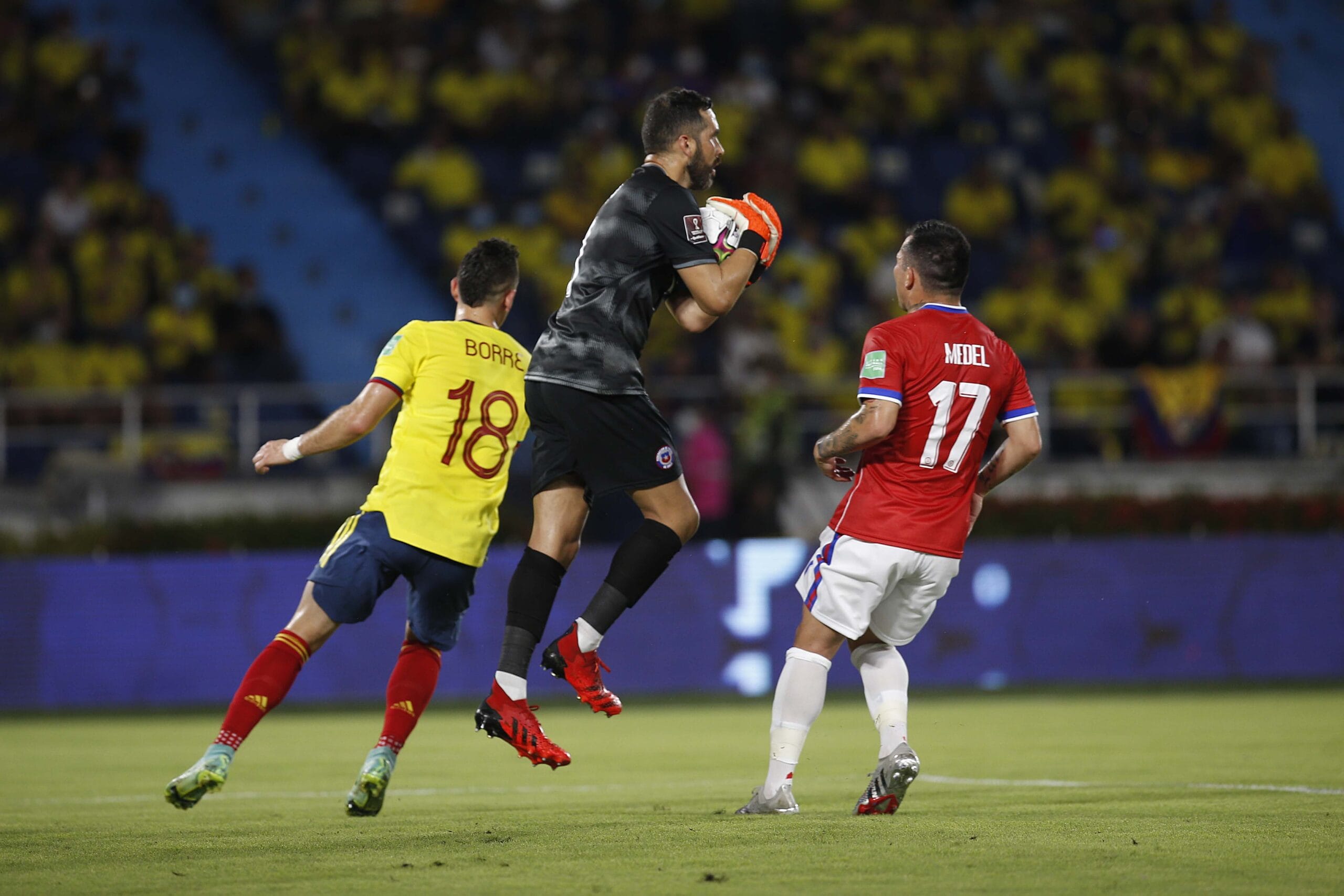 Bravo alienta a todo Chile: “No dejemos de creer”