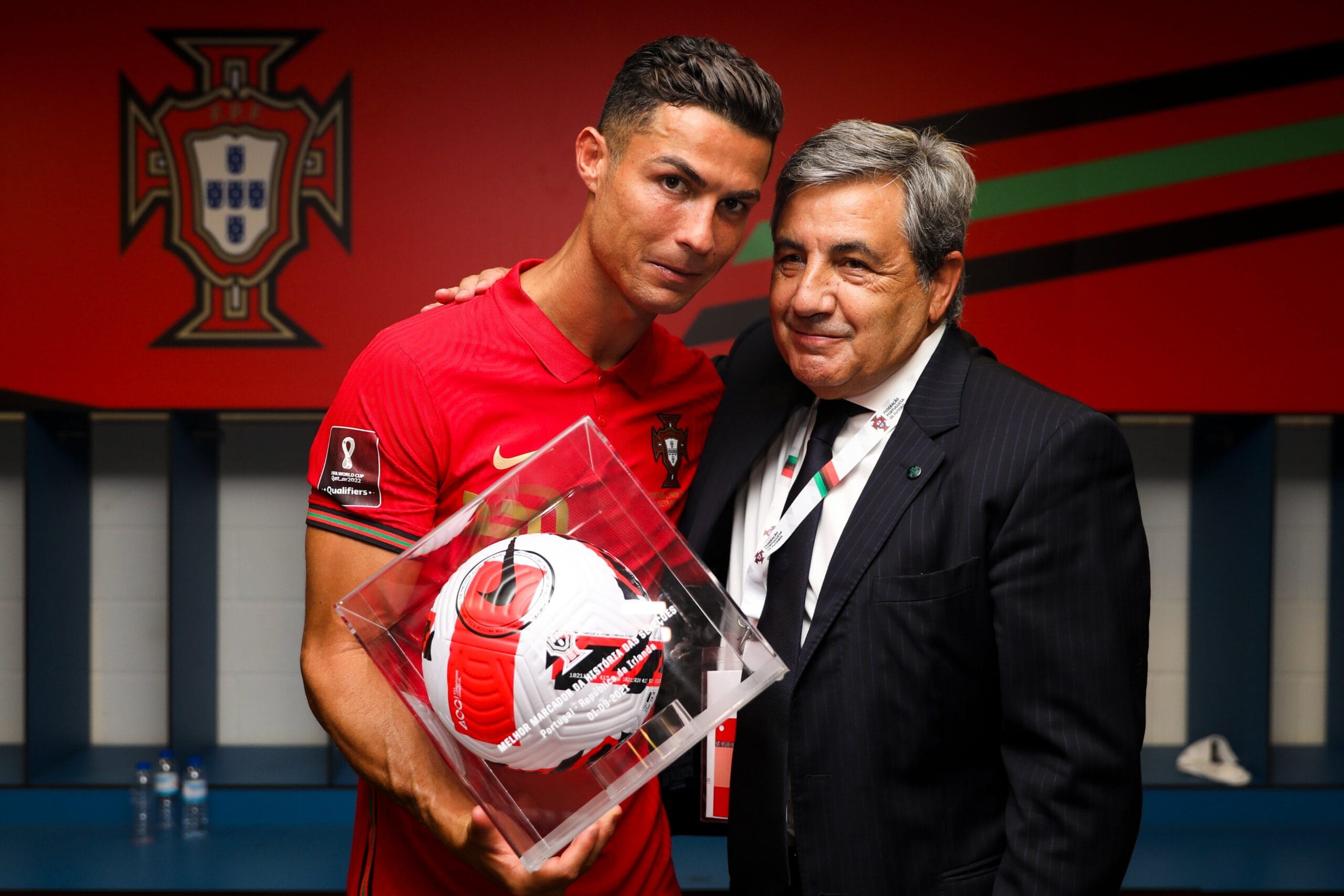 Cristiano Ronaldo se aburre de la elite del fútbol y apostaría por los millones de exótica liga