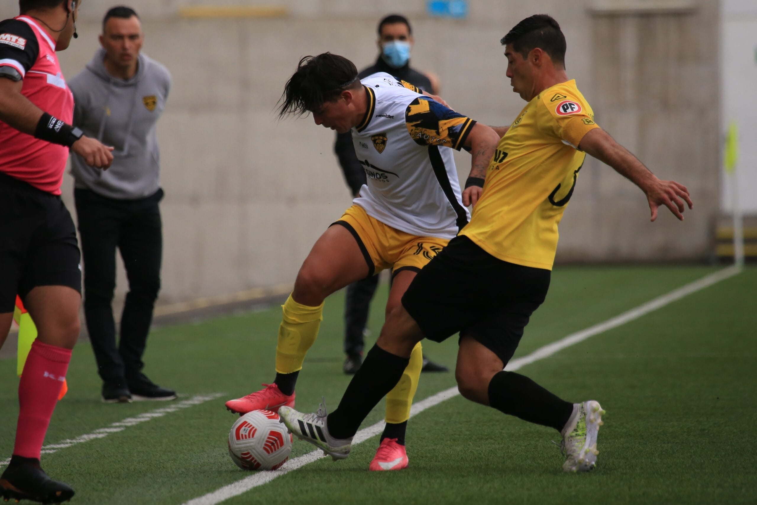 Fernández Vial dejó escapar la victoria en el duelo más importante de la temporada