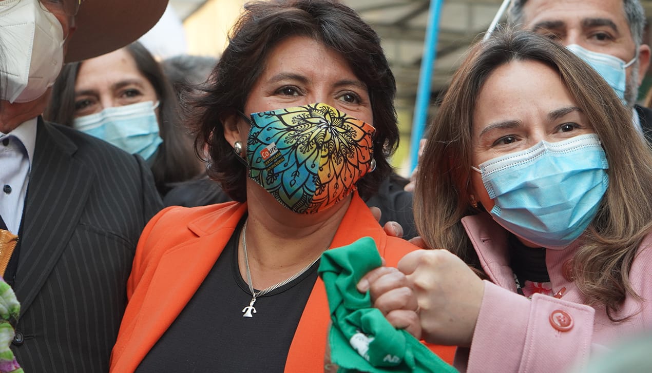 Provoste da negativo al Covid-19 y estará para votar cuarto retiro