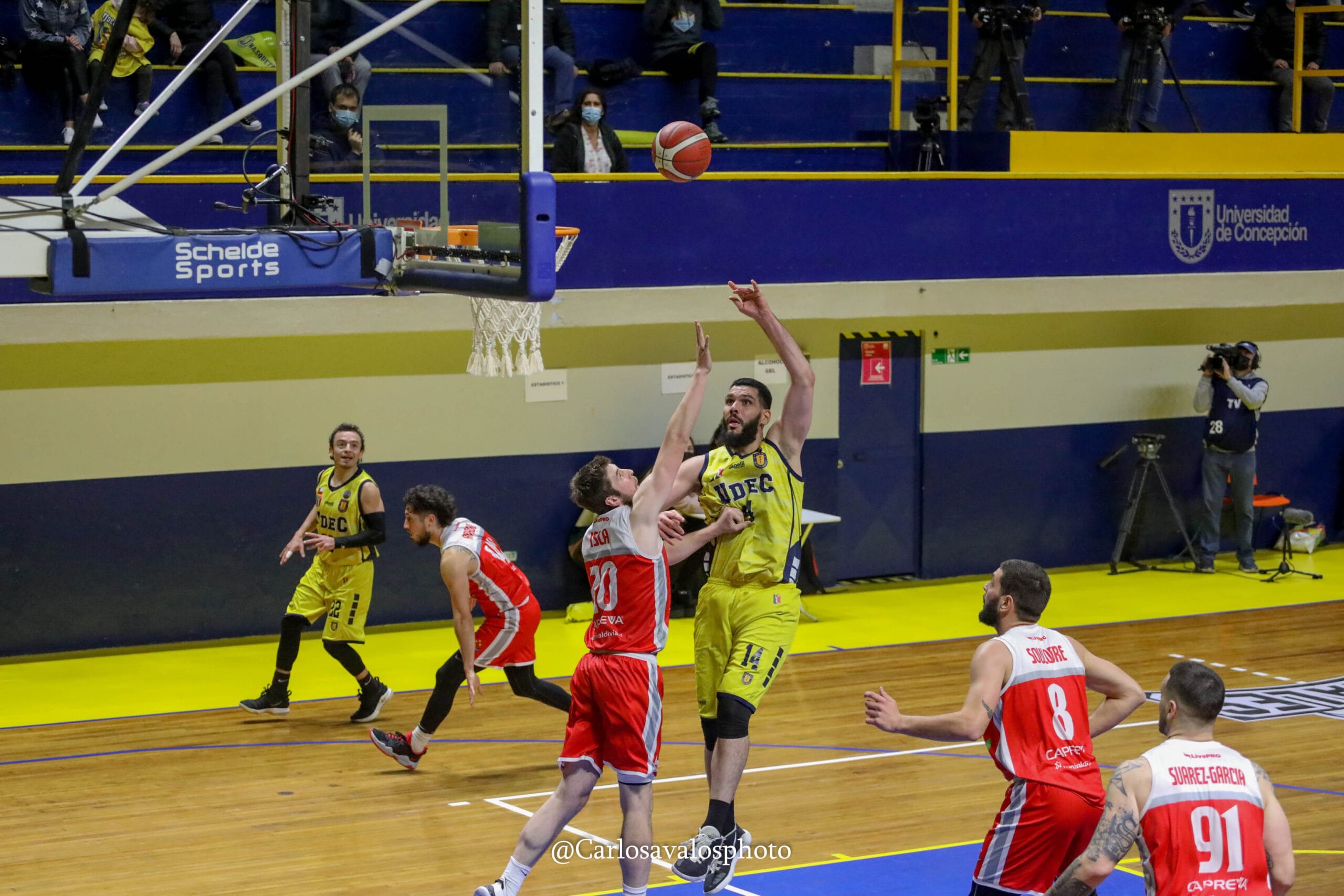 La Universidad de Concepción empezó con el pie derecho en la Final Nacional de la LNB