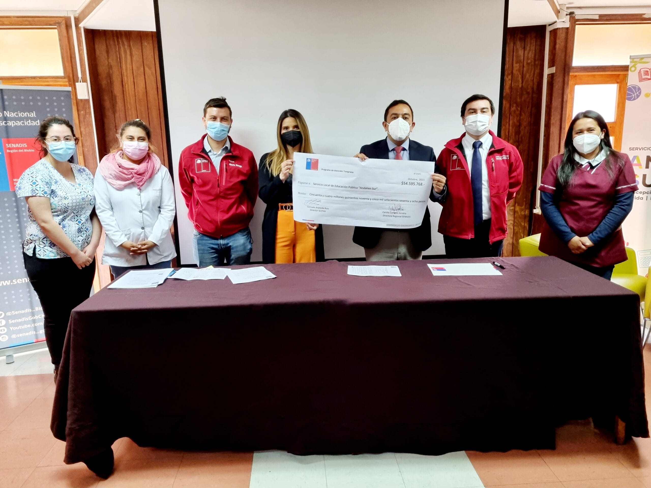 Traspasan fondos a colegios que atienden a estudiantes con discapacidad en Biobío