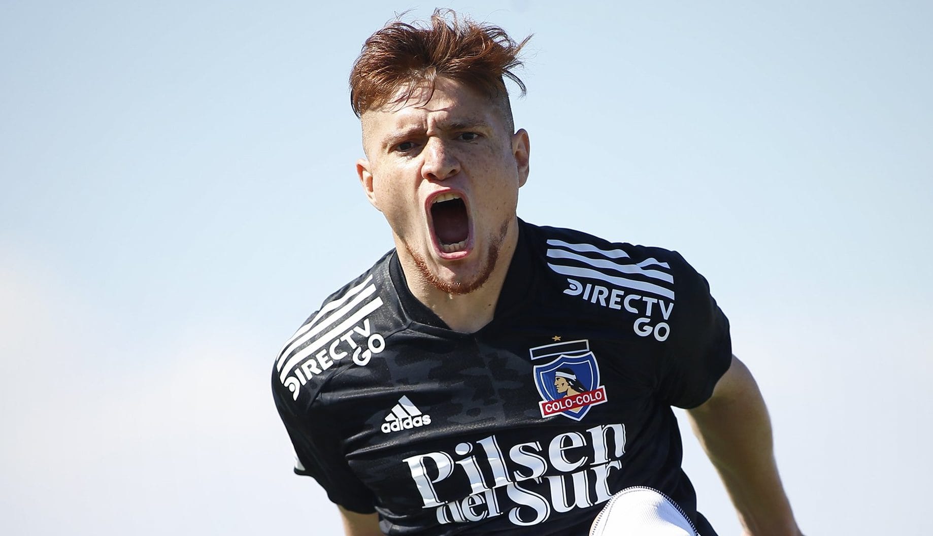 Leo Gil le responde a Lasarte con un golazo en Colo Colo