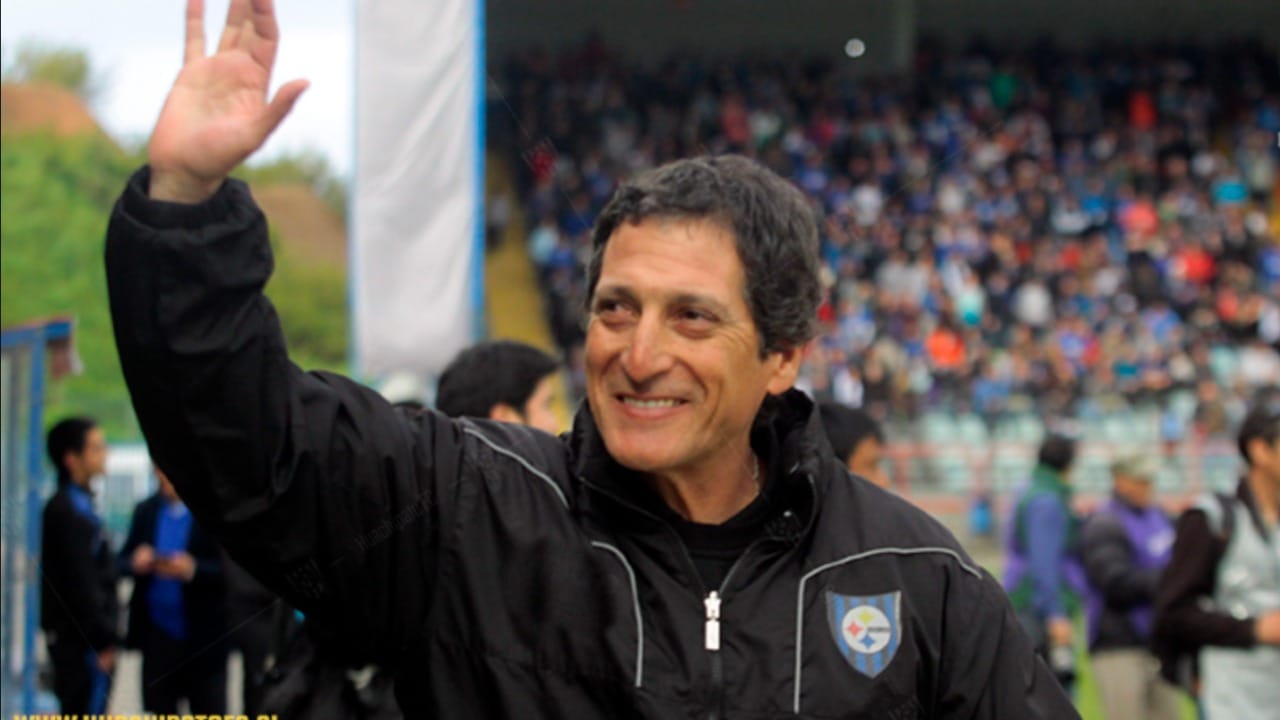 Mario Salas cree a ciegas en salvar la categoría con Huachipato