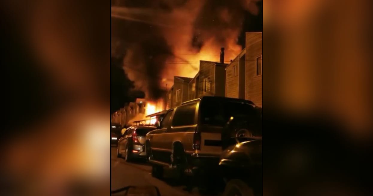 Incendio destruyó casa de dos pisos en sector residencial de Arauco