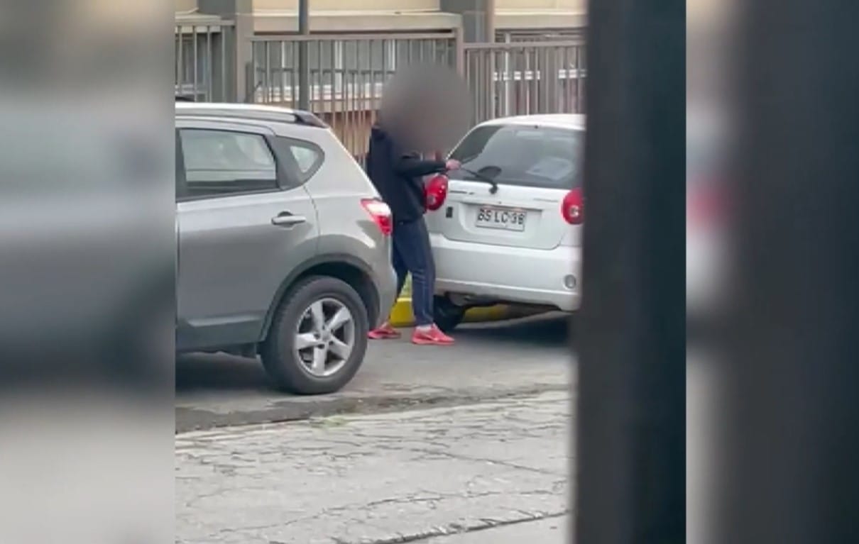 Preocupación en barrio Lo Pequén de Concepción por niño que destroza vehículos en el sector