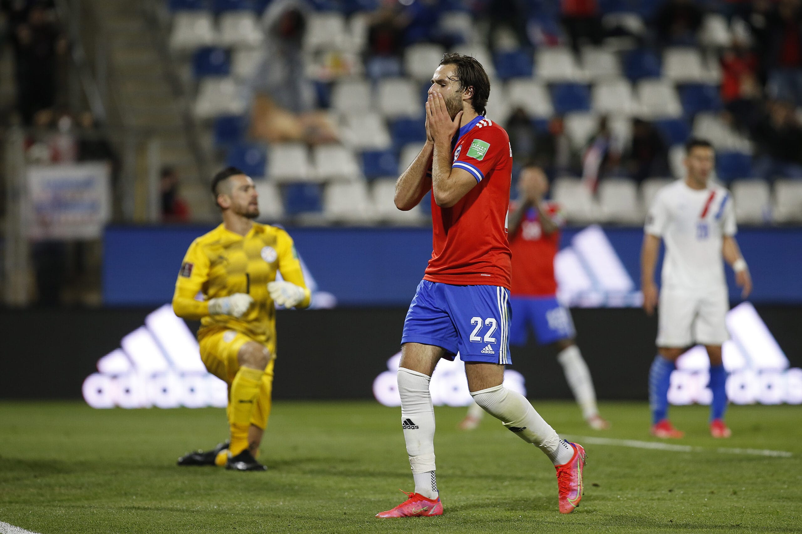 Ben Brereton pende de un hilo para jugar con la Selección